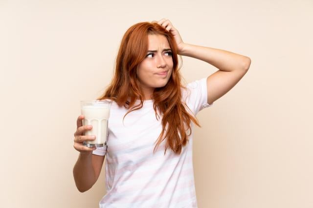 Le lait donne-t-il des boutons ? Adobestock