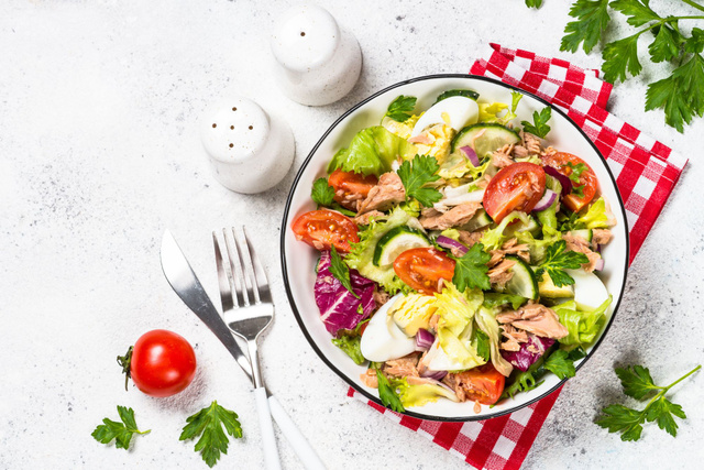 Les 10 meilleures recettes de salades avec des tomates !