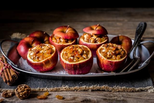 Comment faire de bonnes pommes au four, ce dessert simple, économique et gourmand ?