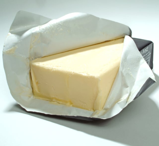 Pourquoi faut-il toujours bien emballer son beurre dans le frigo ?