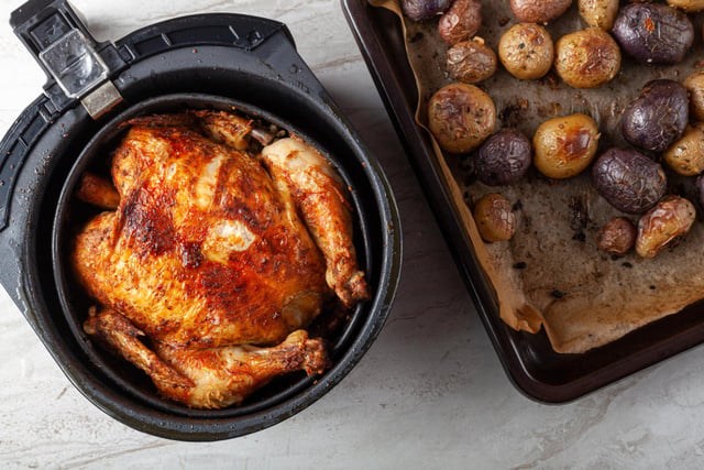 Poulet rôti du dimanche : voici comment obtenir une peau ultra-croustillante au Airfryer !