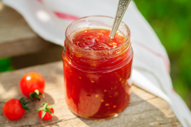 Cette confiture de tomates va devenir votre recette fétiche pour vos apéritifs d’été !