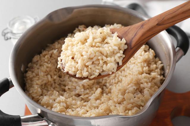 Marre du riz qui colle ? Voici la bonne façon de le cuire pour avoir des grains qui se détachent