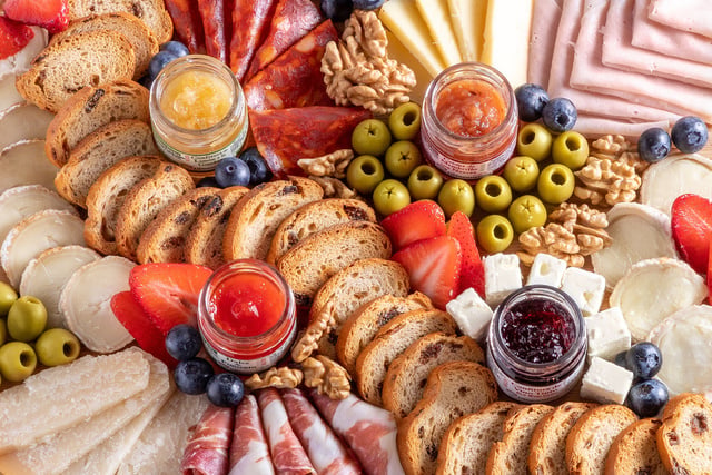 Oubliez la planche apéro, voici le tableau apéro : Noémie Honiat vous partage sa recette originale !