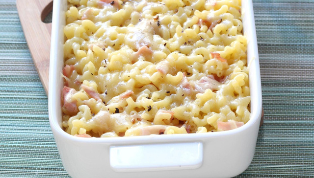 Gratin de coquillettes jambon-gruyère : le plat réconfortant qu’on adore retrouver