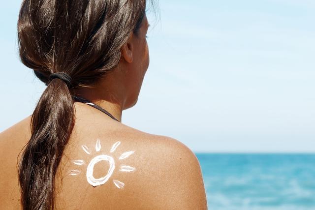 "Vous protégez votre peau et vous améliorez la qualité de votre bronzage" : ce nutritionniste dévoile cet aliment à ne pas négliger pour l’été !