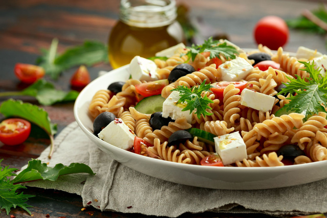 Julie Andrieu nous embarque en Grèce avec cette délicieuse recette de pâtes !