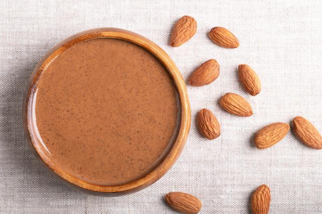 Riche en bienfaits, cet aliment est idéal pour remplacer le beurre sur vos tartines du petit-déjeuner