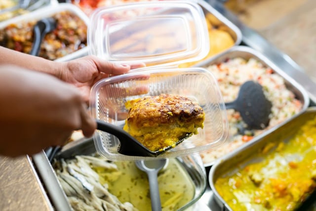 A-t-on le droit d'imposer sa propre boîte au serveur pour emporter ses restes au restaurant ?