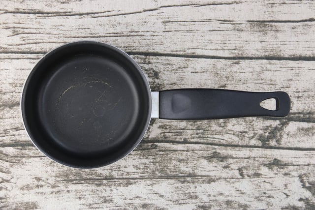Savez-vous vraiment à quoi sert le trou sur le manche de votre casserole ?
