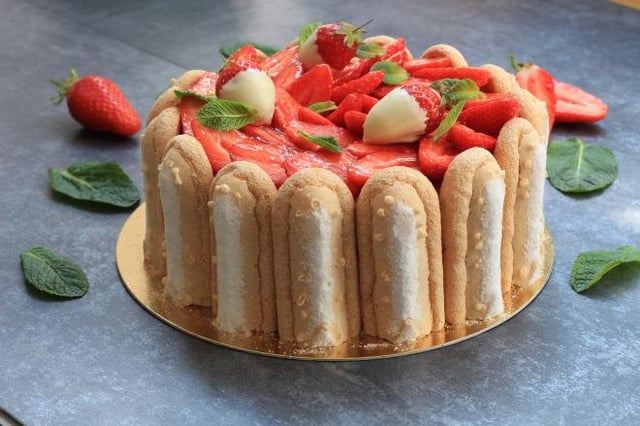 Comment faire une charlotte aux fraises à la maison