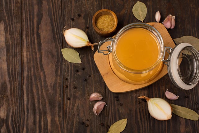 “L'astuce pour que ce soit rapide” : Stéphanie Le Quellec a une méthode pour faire un délicieux bouillon sans y passer des heures !