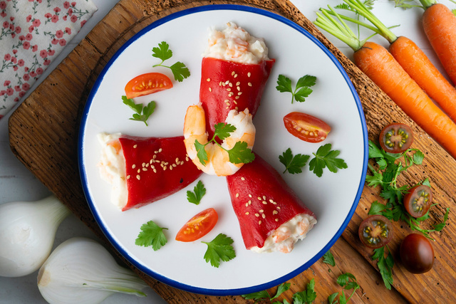 Vous aimez les poivrons ? Vous allez adorer cette recette de mini-poivrons farcis pour l’apéro