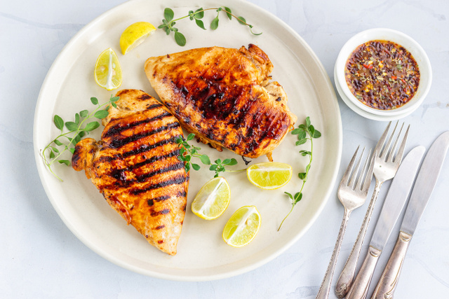 Blanc de poulet trop sec ? Voici l'astuce magique pour une cuisson à la poêle