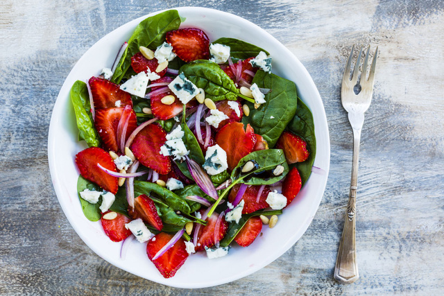 Cuisiner les fraises en salé, la très bonne idée du printemps