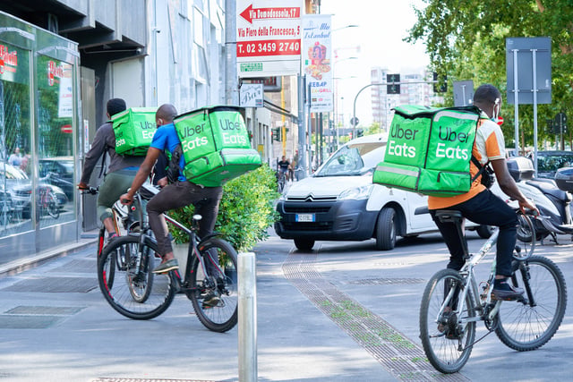 Canicule : voici les heures où vous ne pourrez plus commander sur Uber Eats et Deliveroo