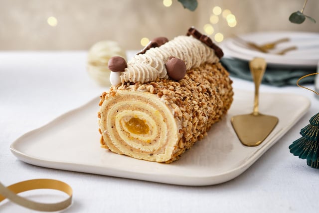 “J’ai décidé de renouer avec la tradition” : Laurent Mariotte livre sa recette de bûche roulée aux marrons pour Noël