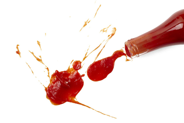 La méthode scientifique pour sortir le ketchup de sa bouteille