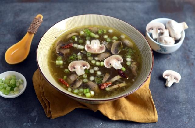 Bouillon asiatique. Nadia Paprikas