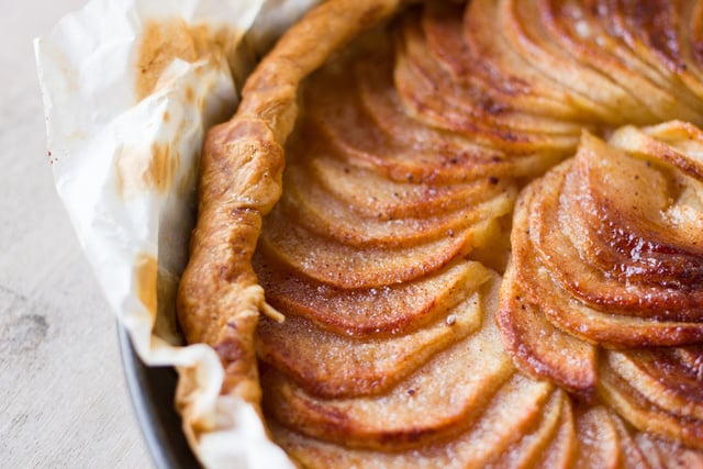 Tarte fine aux pommes : le secret pour une pâte bien cuite et ultra croustillante