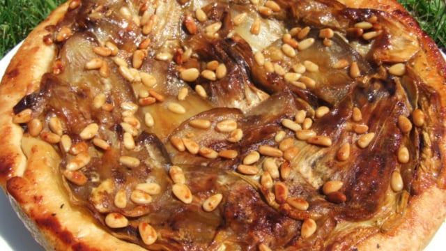 Redécouvrez enfin l'aubergine avec cette recette de tatin salée absolument magique et fondante