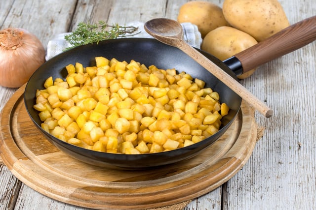 Adobestock - Pommes de terre rissolées pour accompagner un gigot d'agneau