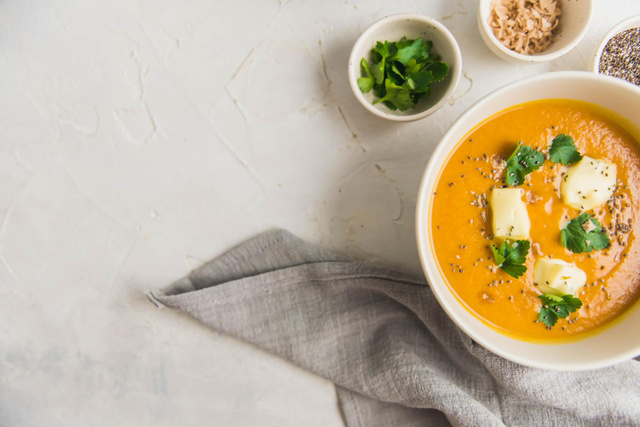 Ce médecin révèle l’ingrédient à ajouter à vos soupes de potiron ou potimarron pour booster leurs bienfaits