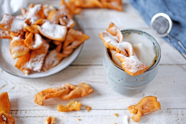 Bugnes lyonnaises : l’ingrédient secret pour une texture ultra-moelleuse (mieux qu'en boulangerie !)