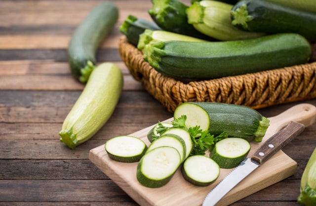 Faut-il laisser la peau des courgettes quand on les cuisine ? Voici la réponse !