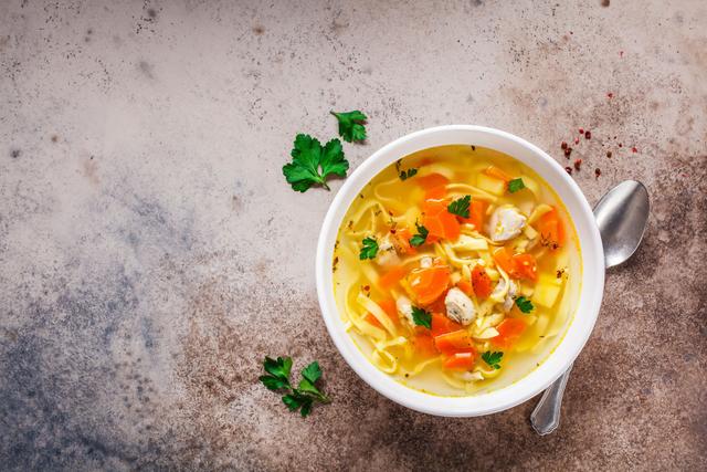 Bouillon de volaille Adobe Stock