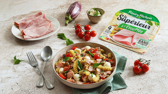 Envie d’une idée de repas pour ce soir ? Testez ces pâtes à l'italienne au jambon, aubergines et tomates cerise