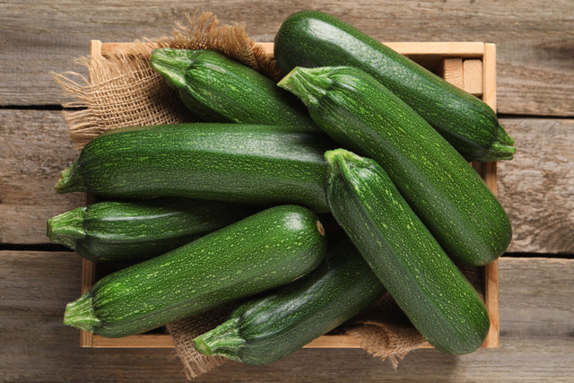“Voici une idée de salade complète parfaite” : une nutritionniste partage sa recette de salade aux courgettes saine et gourmande !