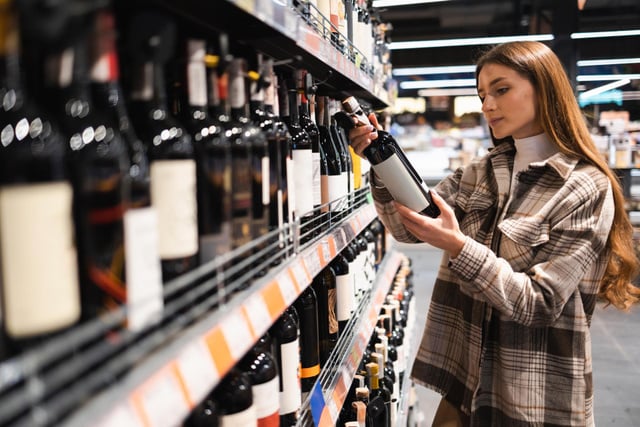 Peut-on trouver de bons vins en supermarché pour les fêtes ? Un expert nous répond