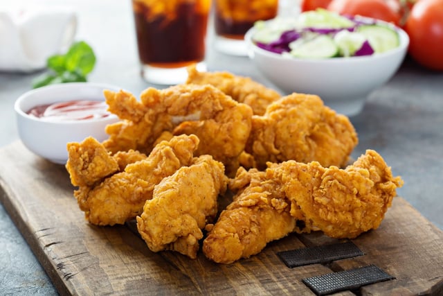 Ce gagnant de Top Chef partage sa recette tenders de poulet bien meilleure qu’au fast-food