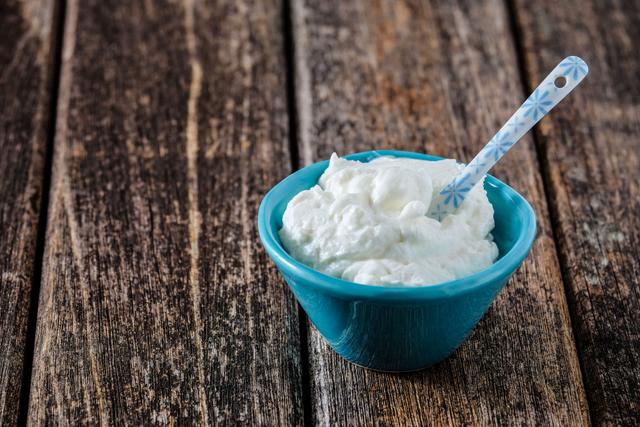 “Identique” : une ingénieure agronome dévoile comment faire simplement du skyr maison, c’est 3 fois moins cher qu’en magasin