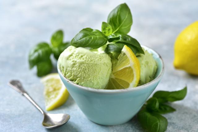Sorbet au citron et basilic - Adobestock