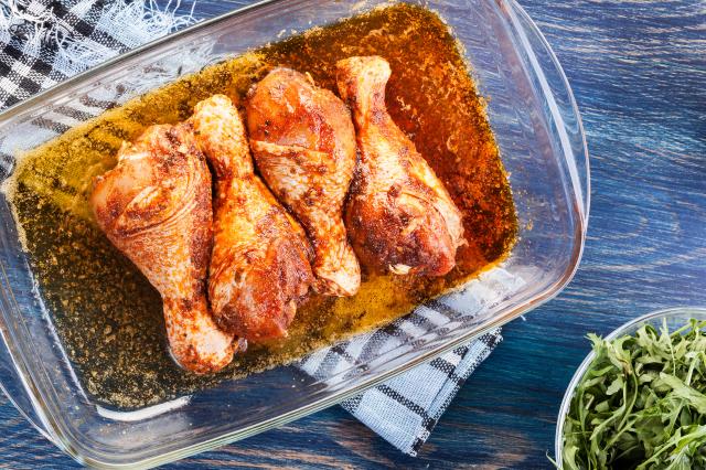 Marinade des viandes au barbecue, fausse bonne idée. Adobestock