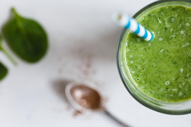 Recette spéciale été : voici le gaspacho aux pousses d’épinards et salade de pastèque de Cyril Lignac