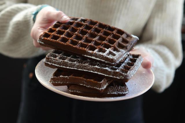 Mardi Gras approche : essayez cette recette de brownie-gaufre, vous nous en direz des nouvelles !