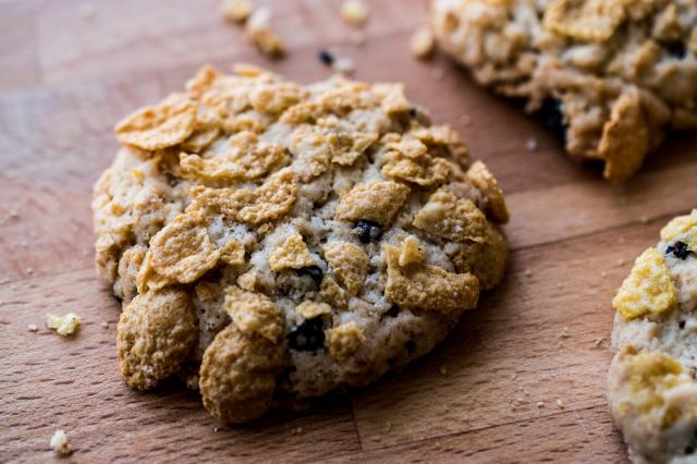 Cookies aux corn flakes. Adobestock
