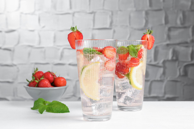 Ice tea, eau détox, smoothie : 4 boissons pour - vraiment - se rafraîchir quand il fait trop chaud