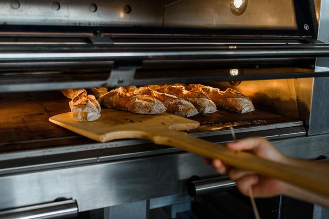 Ces trois raisons pour lesquelles vous devriez acheter votre baguette bien cuite