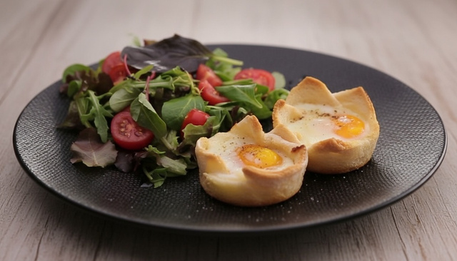Œufs cocotte au jambon en coque de pain de mie : le brunch facile et malin
