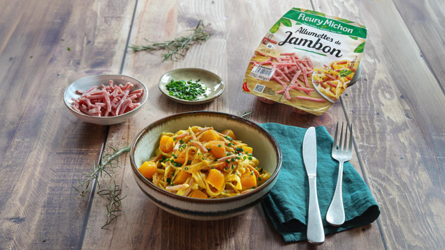 Tagliatelles au butternut rôti et allumettes de jambon : la recette parfaite pour l’automne