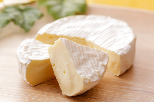 Bûche de chèvre, camembert, coulommiers… de nombreux fromages rappelés dans toute la France pour suspicion de listéria : vérifiez vos achats