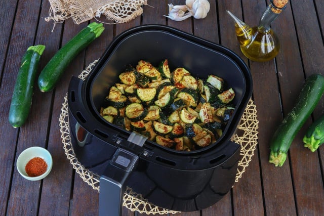 6 recettes de courgettes au Air Fryer ultra-gourmandes et légères