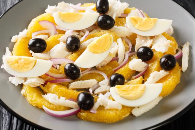 Cette salade d’hiver espagnole est idéale pour faire plein de vitamines et remplacer la tomate-mozza !