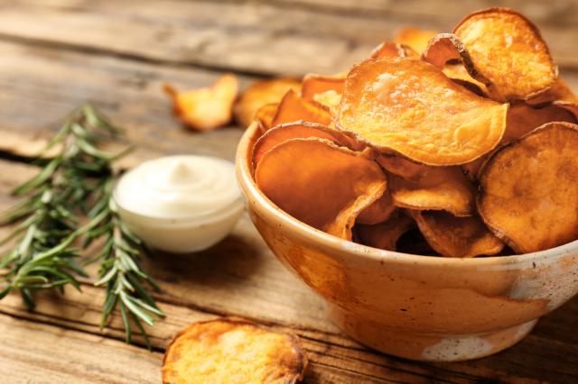 Chips de légumes vs chips de pommes de terre : quid du sel ?