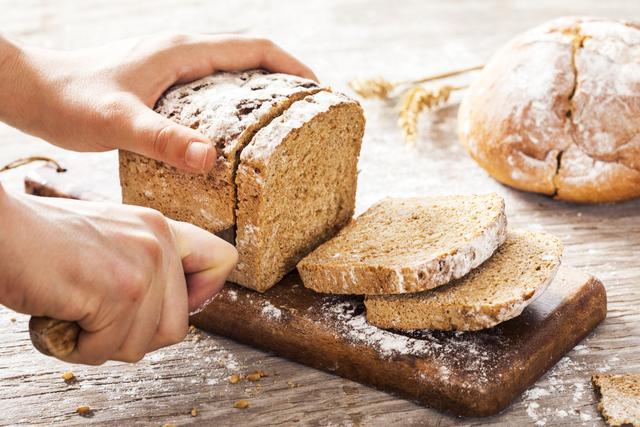 Comment faire du pain maison : 10 astuces pour le réussir à coup sûr