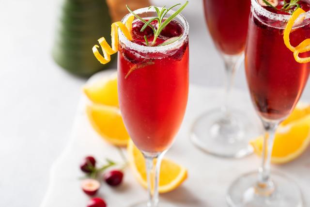 10 recettes de cocktails festifs à servir pour le Nouvel An